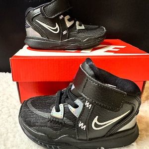 Nike Kyrie Infinity Black/Metallic Silver/Concord Toddler 5C Basketball 🏀 Shoes